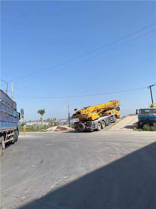 水城县25吨吊车的租赁价格大概是多少？